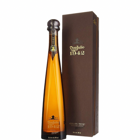 Bottiglia di Don Julio 1942 con astuccio