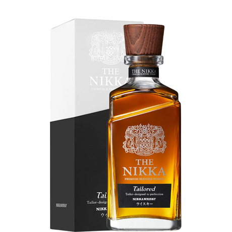 Bottiglia di The Nikka Tailored con astuccio